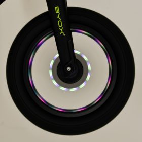   Byox Nimbus futóbicikli fújható, világító kerekekkel (12") - Piros