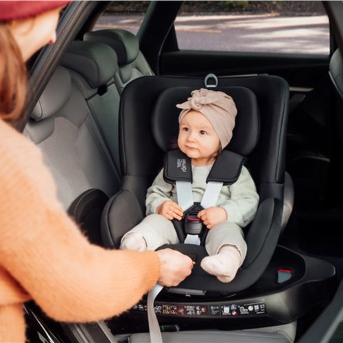 Britax Römer Dualfix M Plus 360°-ban forgatható autósülés (61-105 cm) - Night Blue