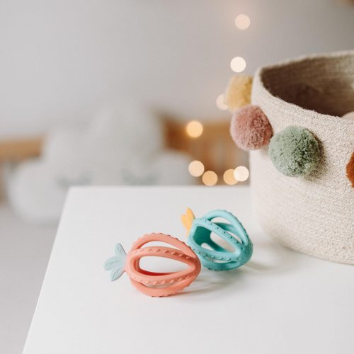 Canpol Babies Szenzorikus szilikon rágóka - Eper - türkiz