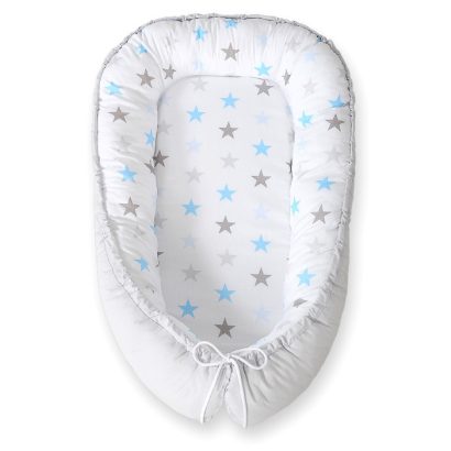 BabyLion Prémium babafészek - Kifordítható! - Kék csillagok szürke belsővel