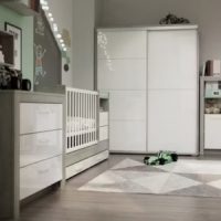 Szekrények és fali polcok